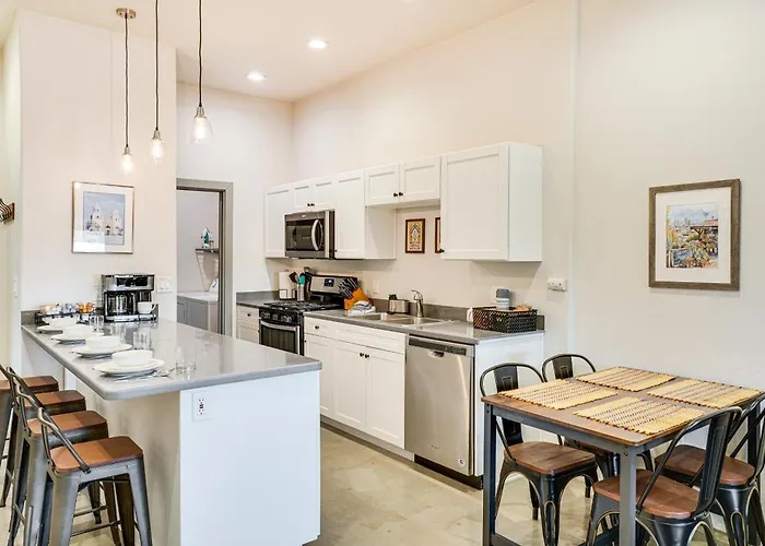 1 Mi To Arizona Stadium Charming Condo! *