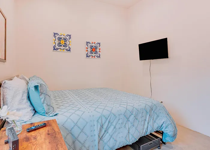 1 Mi To Arizona Stadium Charming Condo! * Tucson